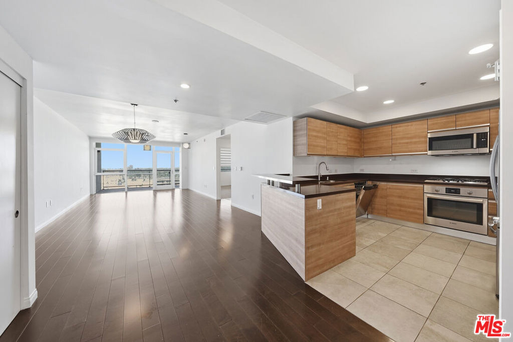 3785 Wilshire Boulevard - Photo 1