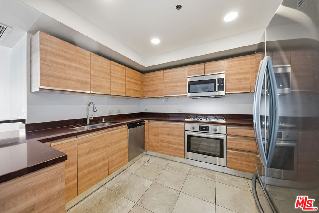 3785 Wilshire Boulevard - Photo 5