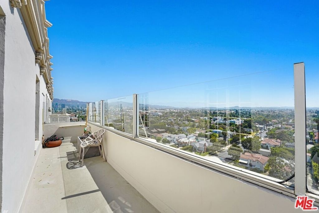450 N Rossmore Avenue - Photo 45