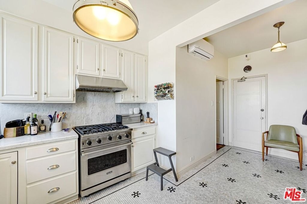 450 N Rossmore Avenue - Photo 11