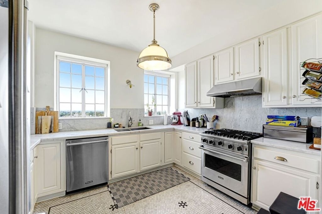 450 N Rossmore Avenue - Photo 10