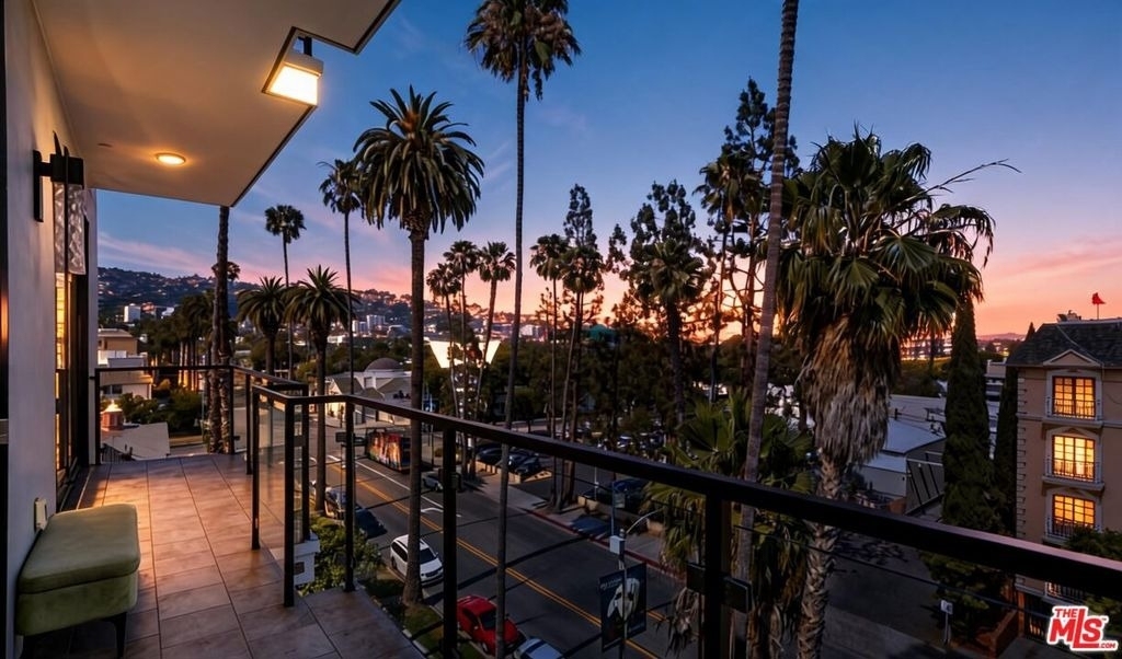137 N Doheny Drive - Photo 44