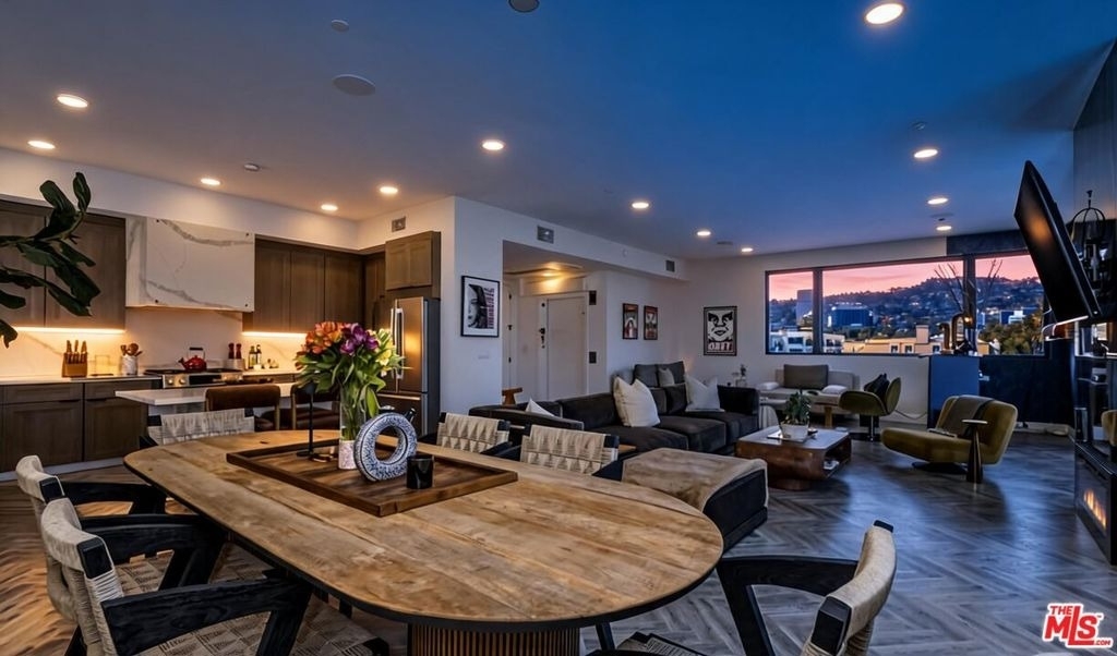 137 N Doheny Drive - Photo 13