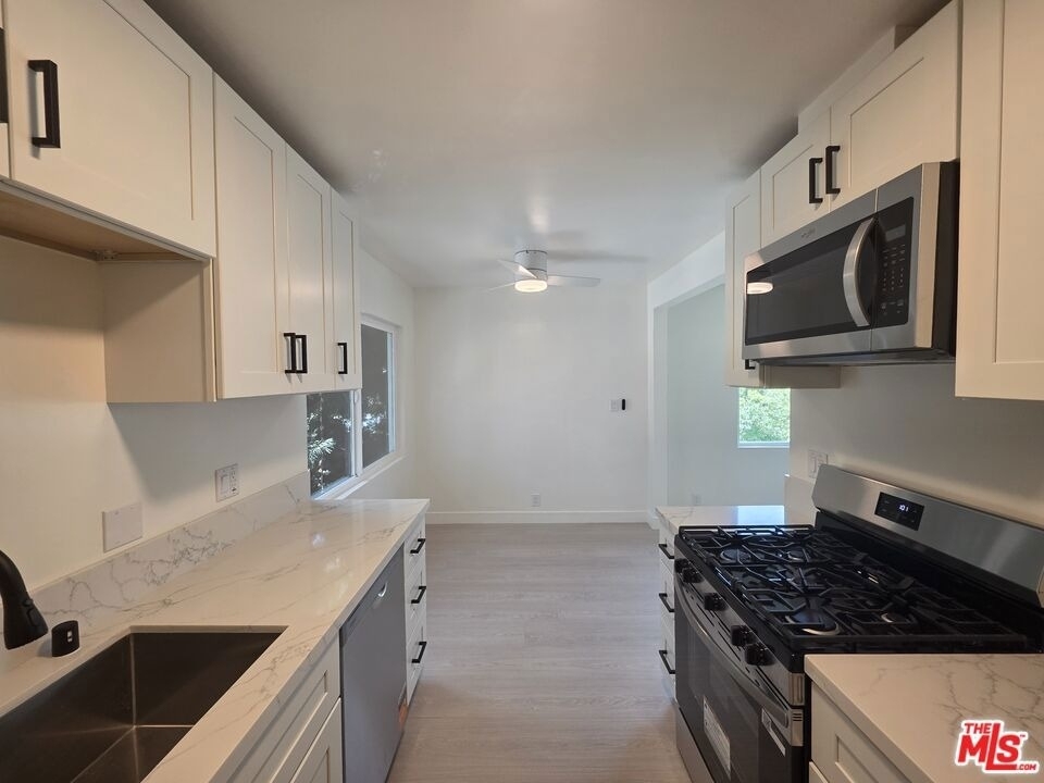1411 Innes Place - Photo 2