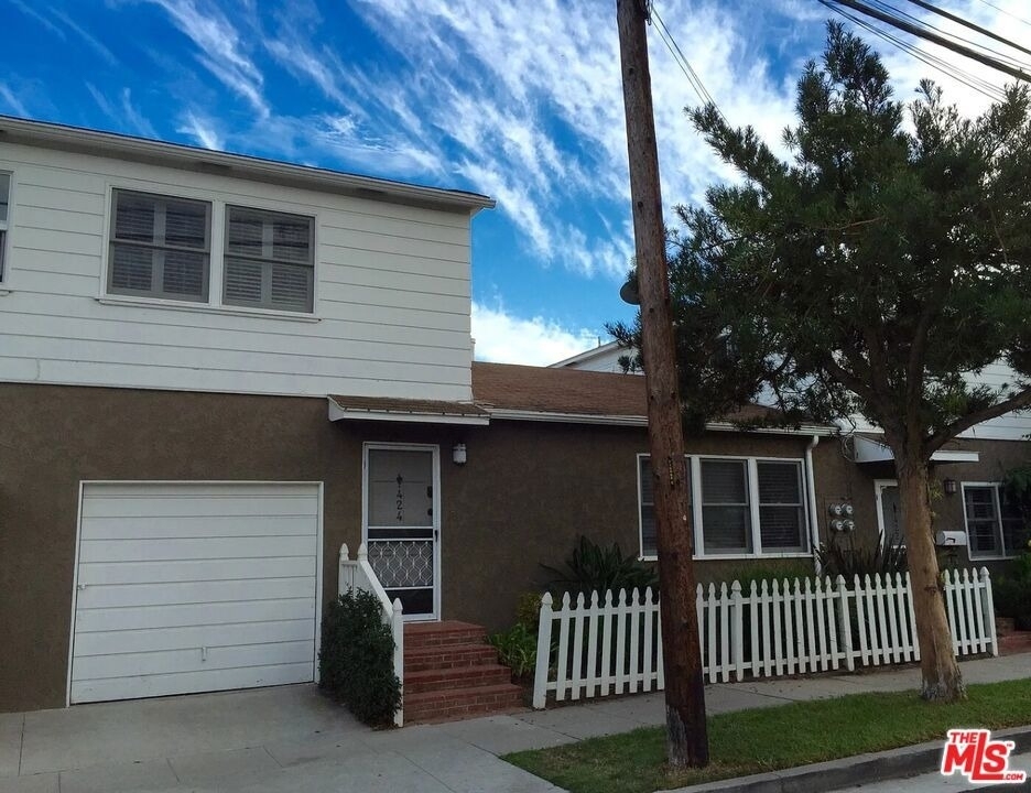 424 Pacific Street - Photo 0