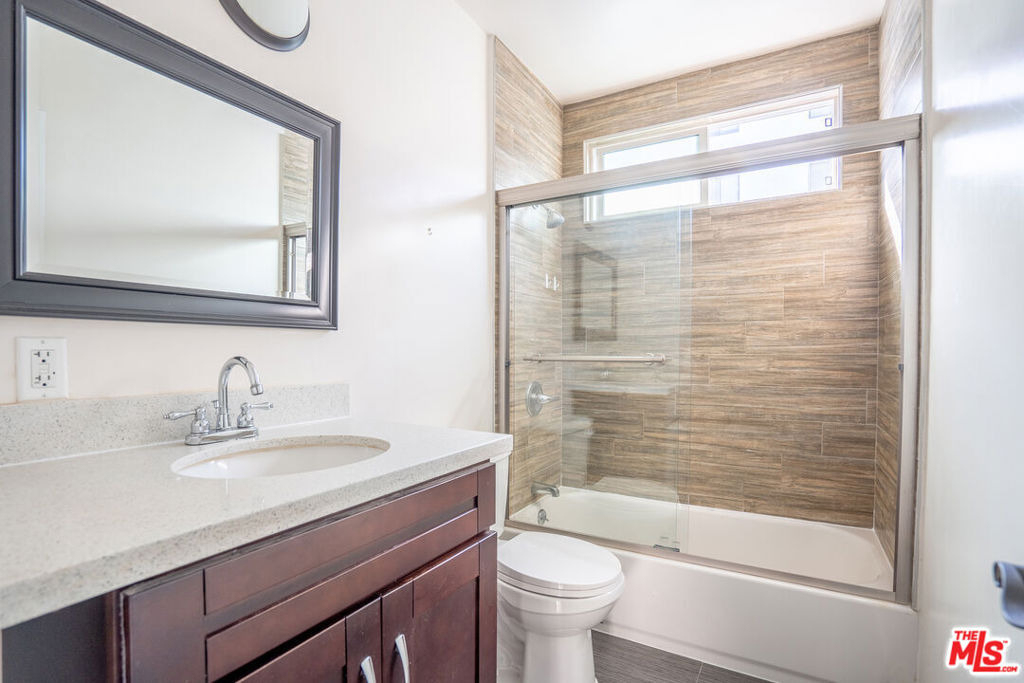5831 Carlton Way - Photo 2