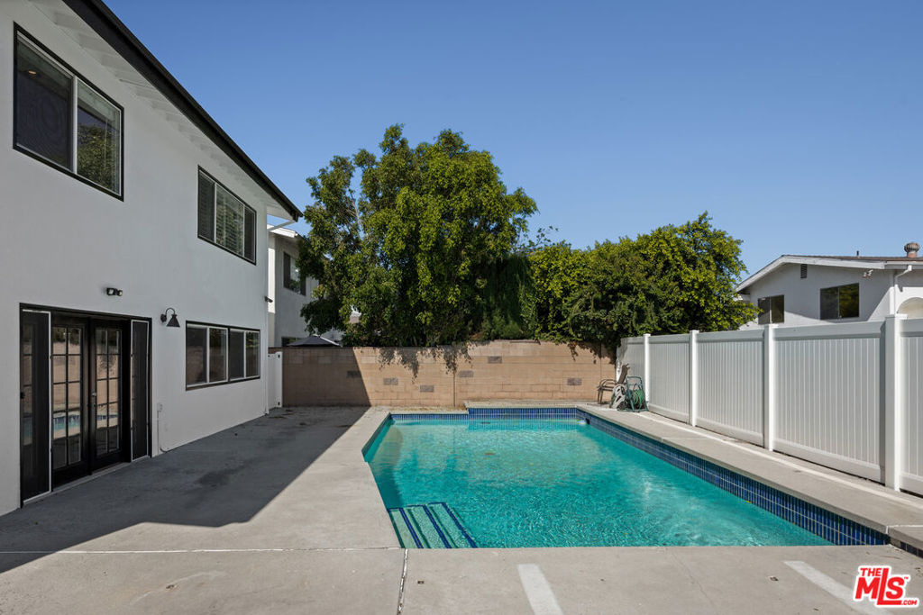 18113 Bromley Street - Photo 4