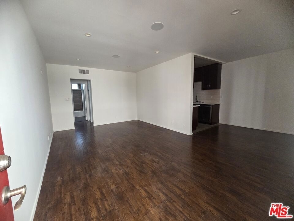 5831 Carlton Way - Photo 6