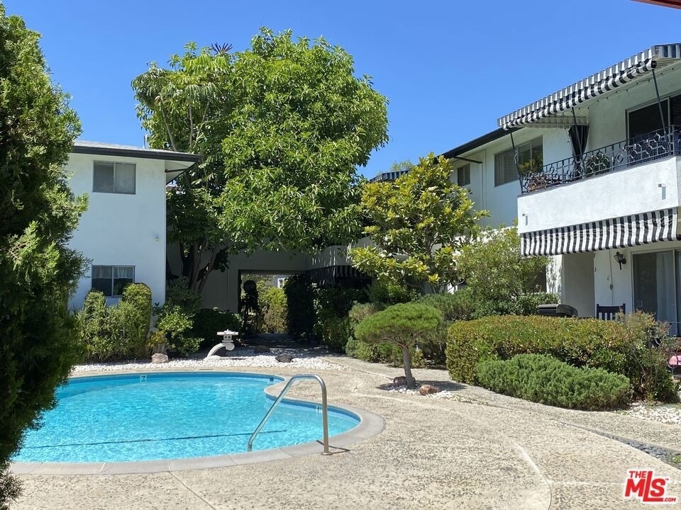 3320 Griffith Park Boulevard - Photo 0