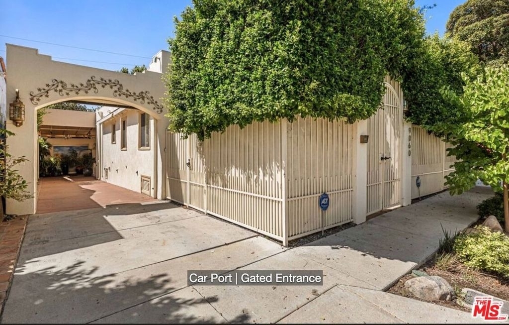 9060 Harland Avenue - Photo 1