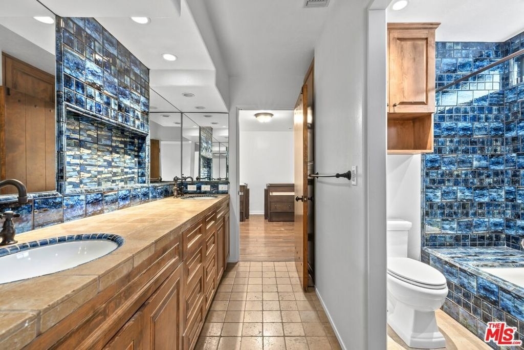 1017 S Gretna Green Way - Photo 12