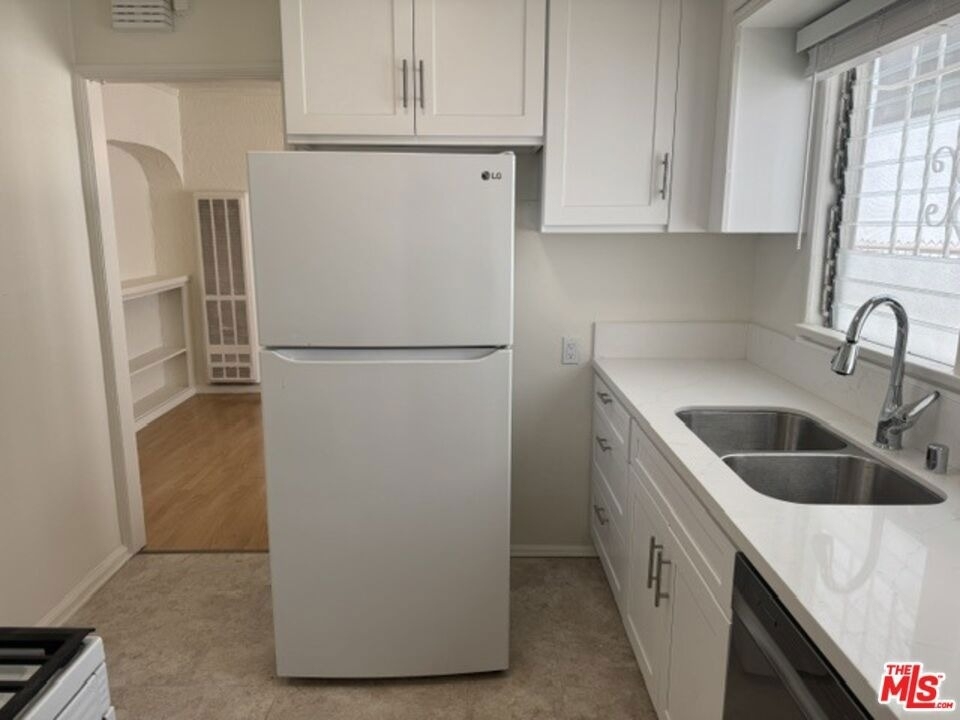 944 Havenhurst Drive - Photo 8