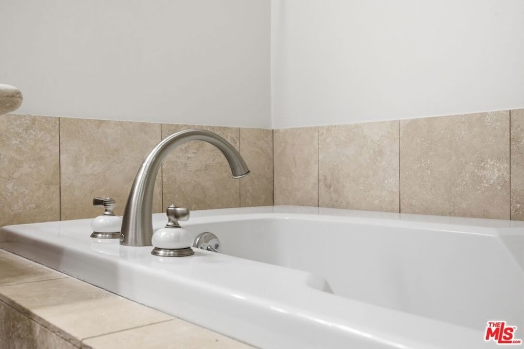 1838 Westholme Avenue - Photo 35