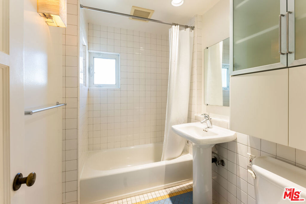 8921 1/2 Rangely Avenue - Photo 7