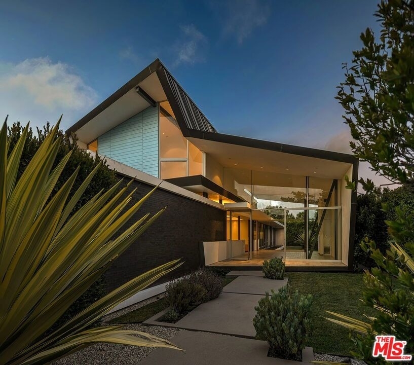 3646 Inglewood Boulevard - Photo 1