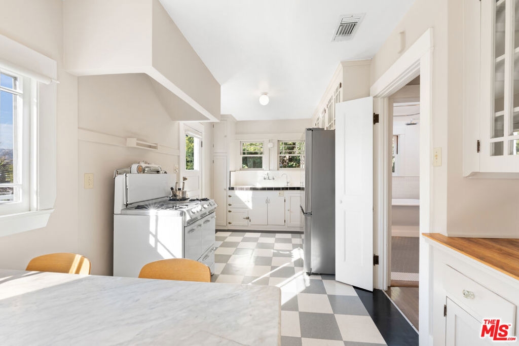1843 Lucile Avenue - Photo 17