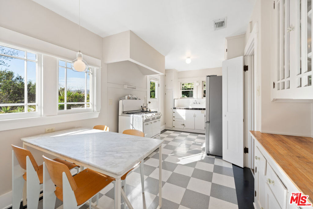 1843 Lucile Avenue - Photo 16