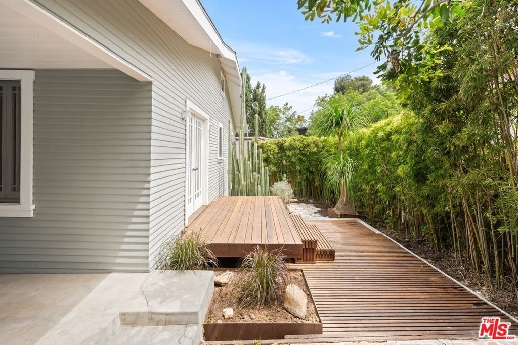 1843 Lucile Avenue - Photo 3