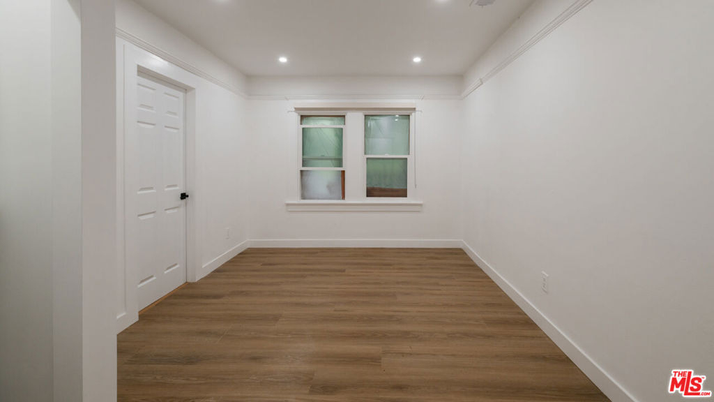 5729 Carlton Way - Photo 11