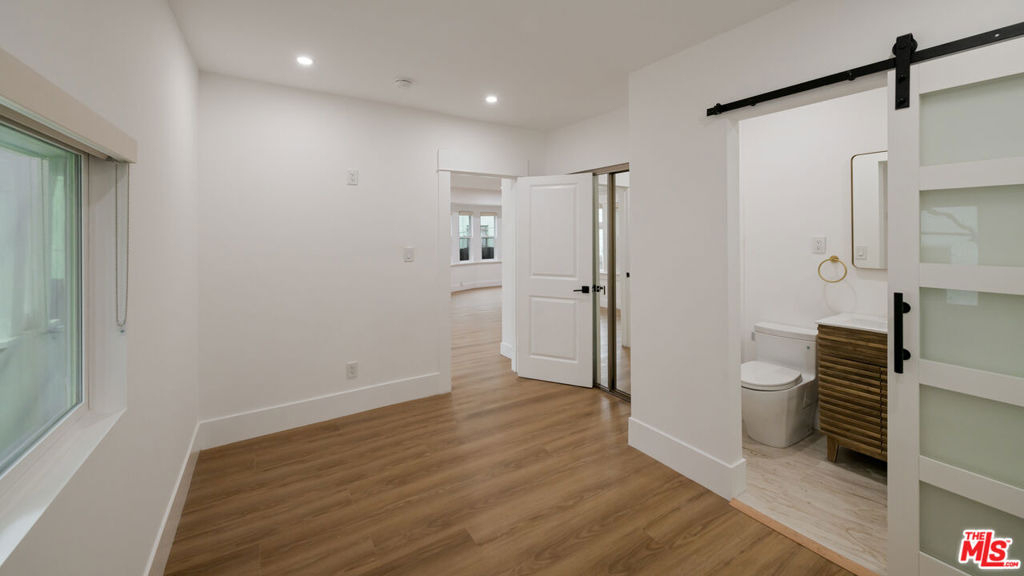 5729 Carlton Way - Photo 8