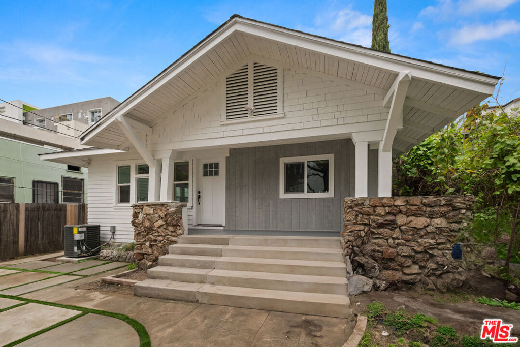 5729 Carlton Way - Photo 0