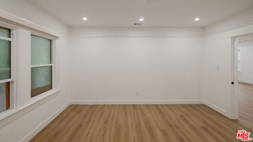 5729 Carlton Way - Photo 12