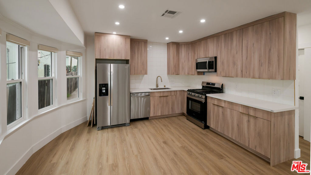 5729 Carlton Way - Photo 4