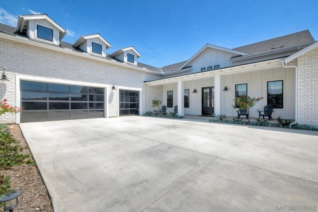 655 Hamilton Lane - Photo 2