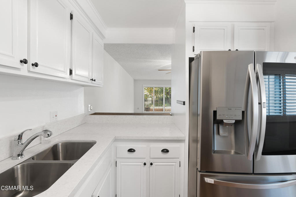 7137 Shoup Avenue - Photo 8