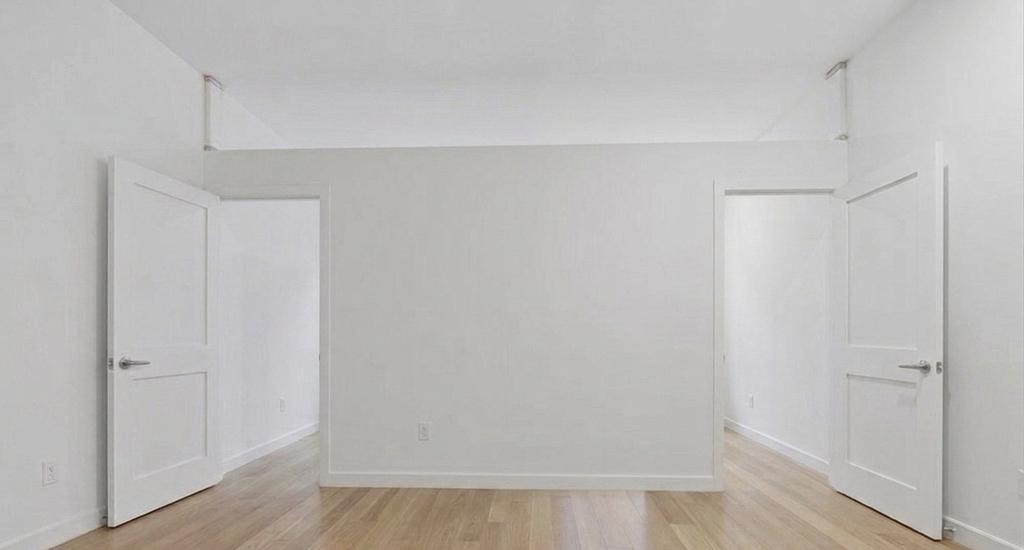 30 Wall Street - Photo 1