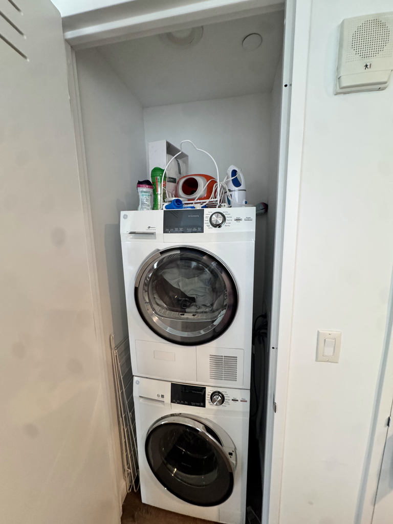 22-44 Jackson Avenue - Photo 4
