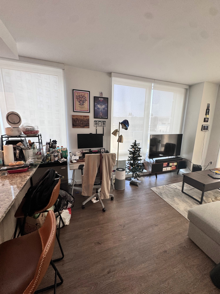 22-44 Jackson Avenue - Photo 2