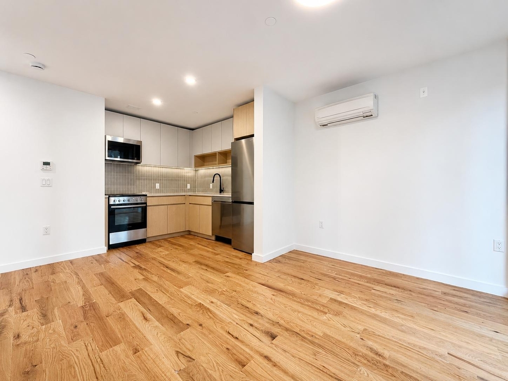 205 Cabrini Boulevard - Photo 6