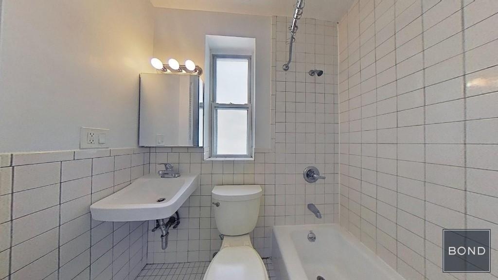 East 85th Street - Photo 5