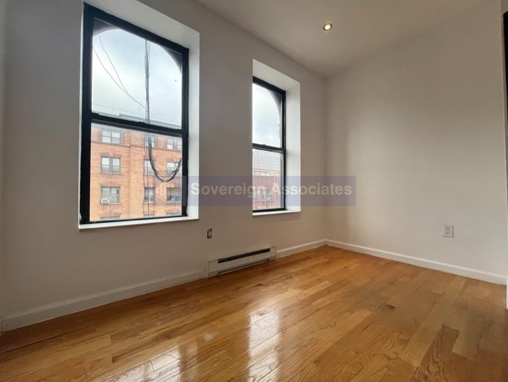 342 Manhattan Avenue - Photo 9