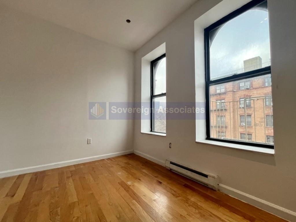342 Manhattan Avenue - Photo 10