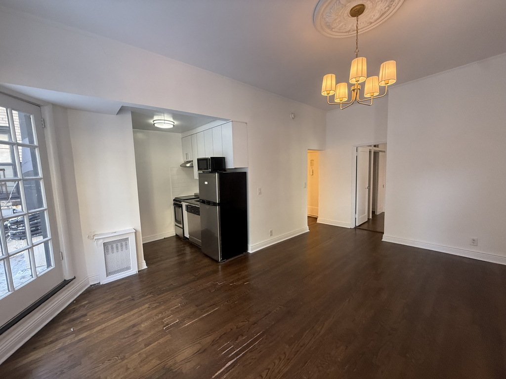 961 Lexington Avenue - Photo 2