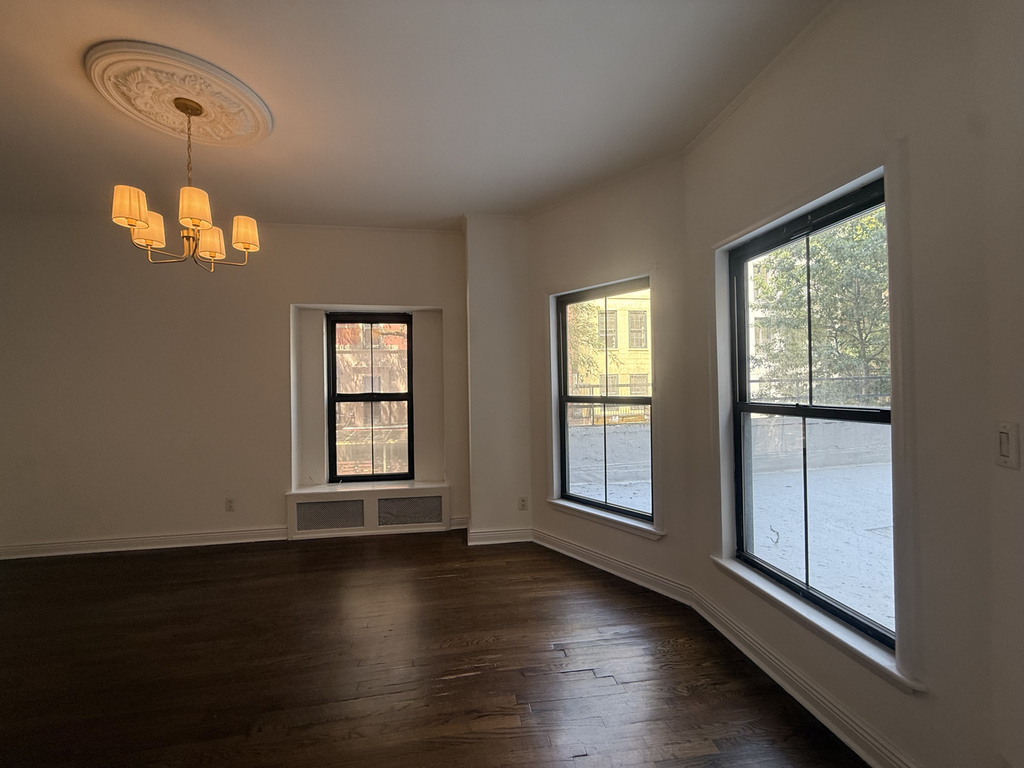 961 Lexington Avenue - Photo 0