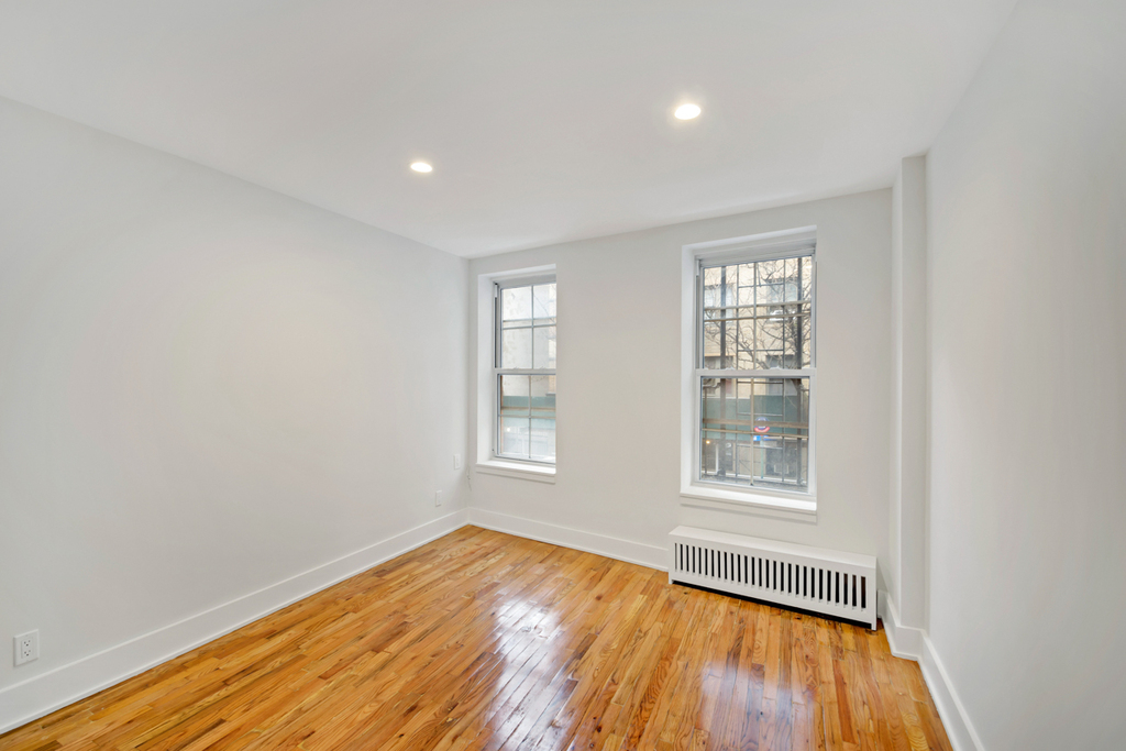 Christopher Street - Photo 2