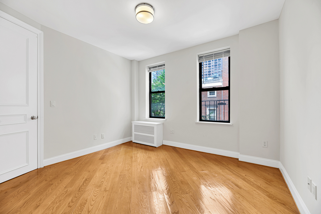 East 70th Street - Photo 2