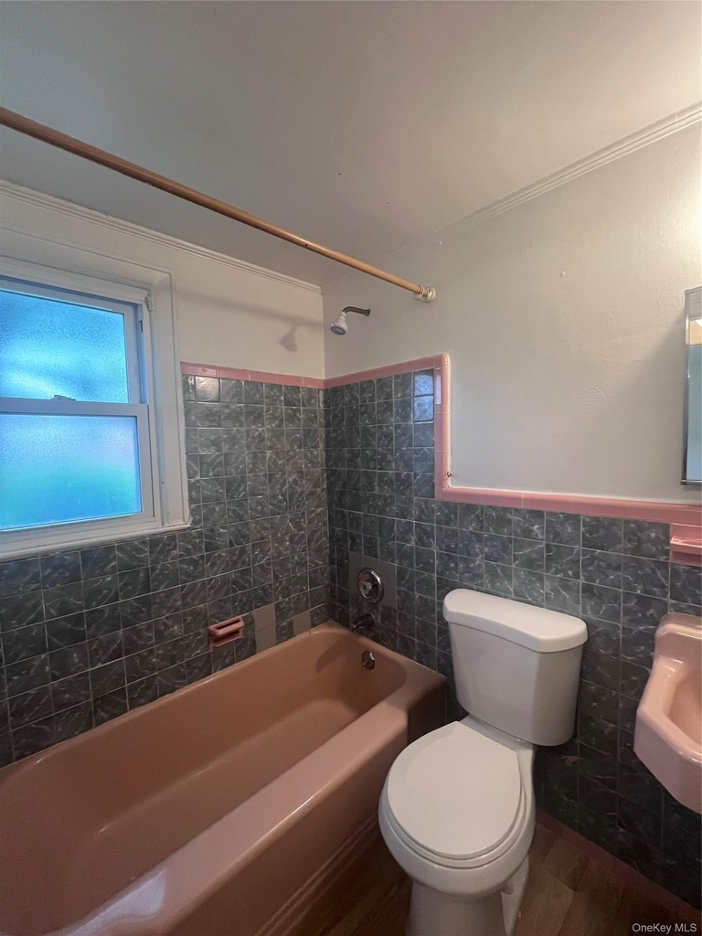 348 E Beech Street - Photo 9