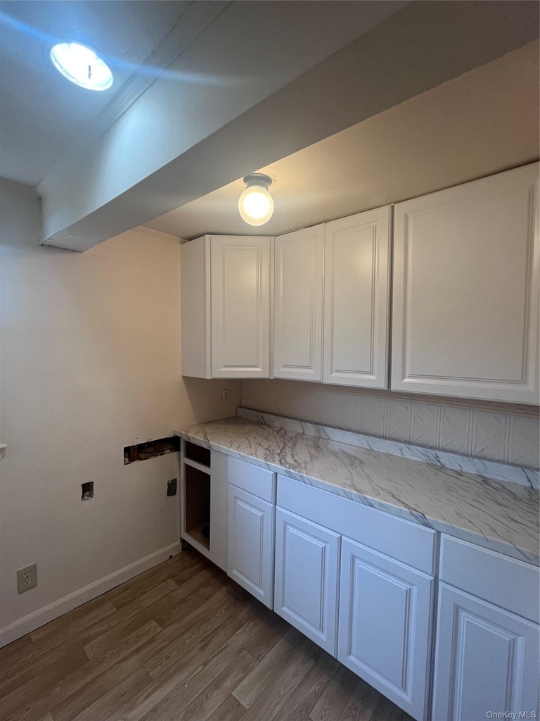 348 E Beech Street - Photo 5