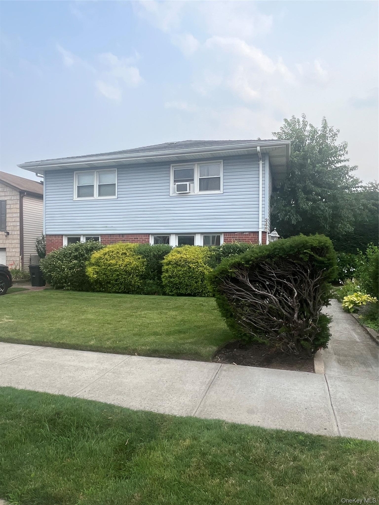 348 E Beech Street - Photo 10