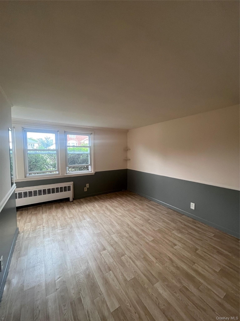 348 E Beech Street - Photo 2