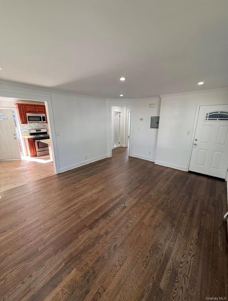 134 Scranton Avenue - Photo 5