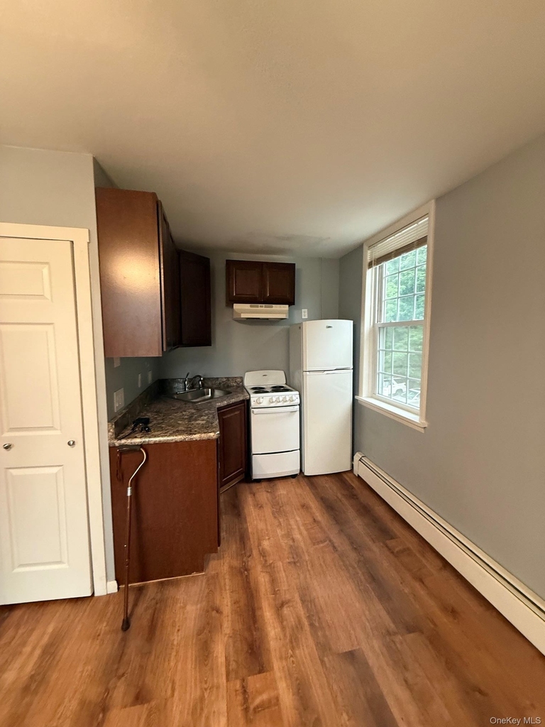 648 Main Street - Photo 7