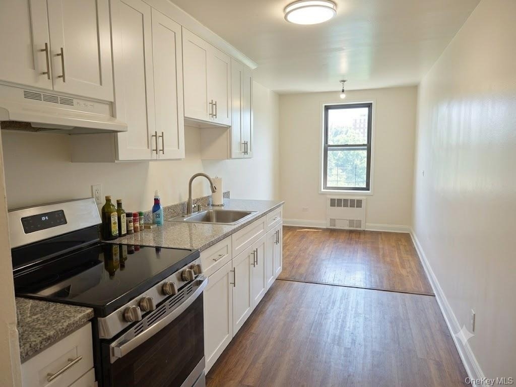 89-20 55 Avenue - Photo 2