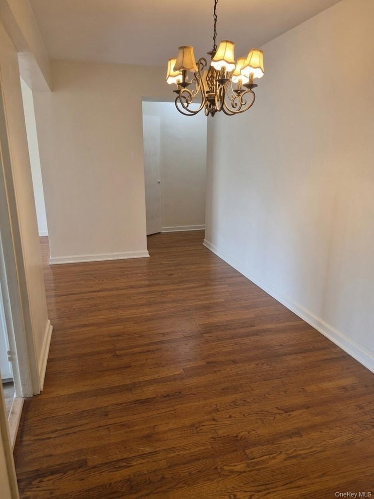 89-20 55 Avenue - Photo 6