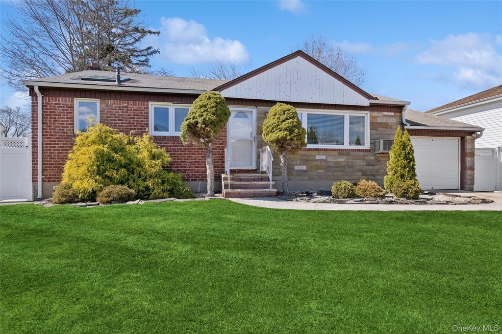 31 Evelyn Lane - Photo 0