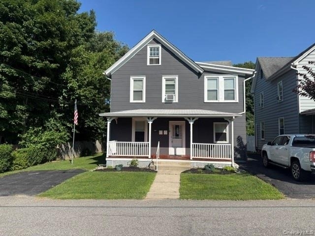 22 Wood Ave - Photo 1